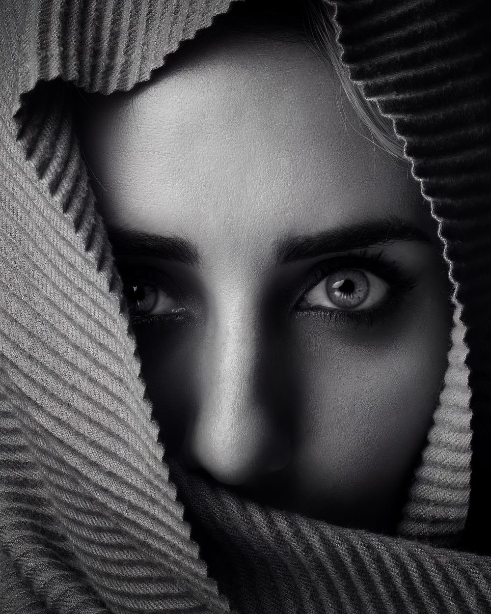 Retrato cerrado, estudio de textura y mirada